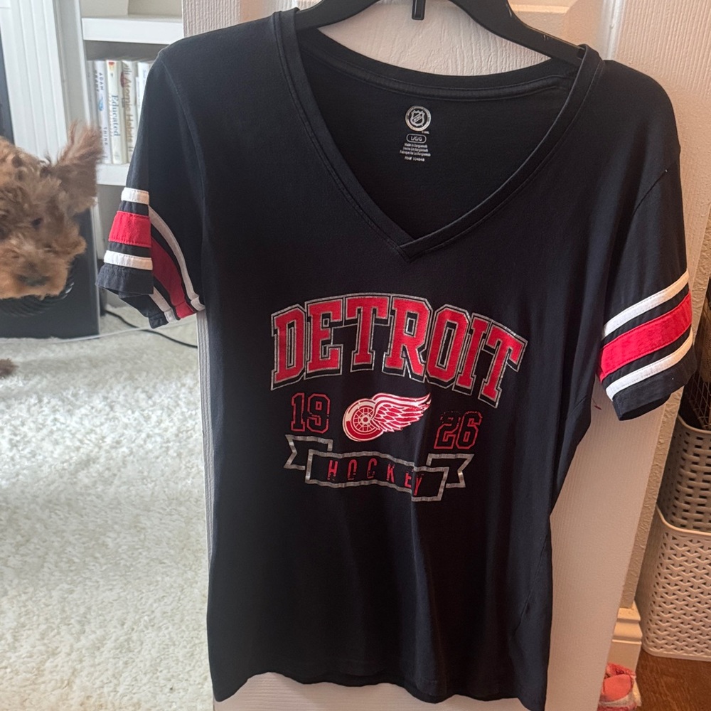 NHL Detroit Black and Red Women's Tee